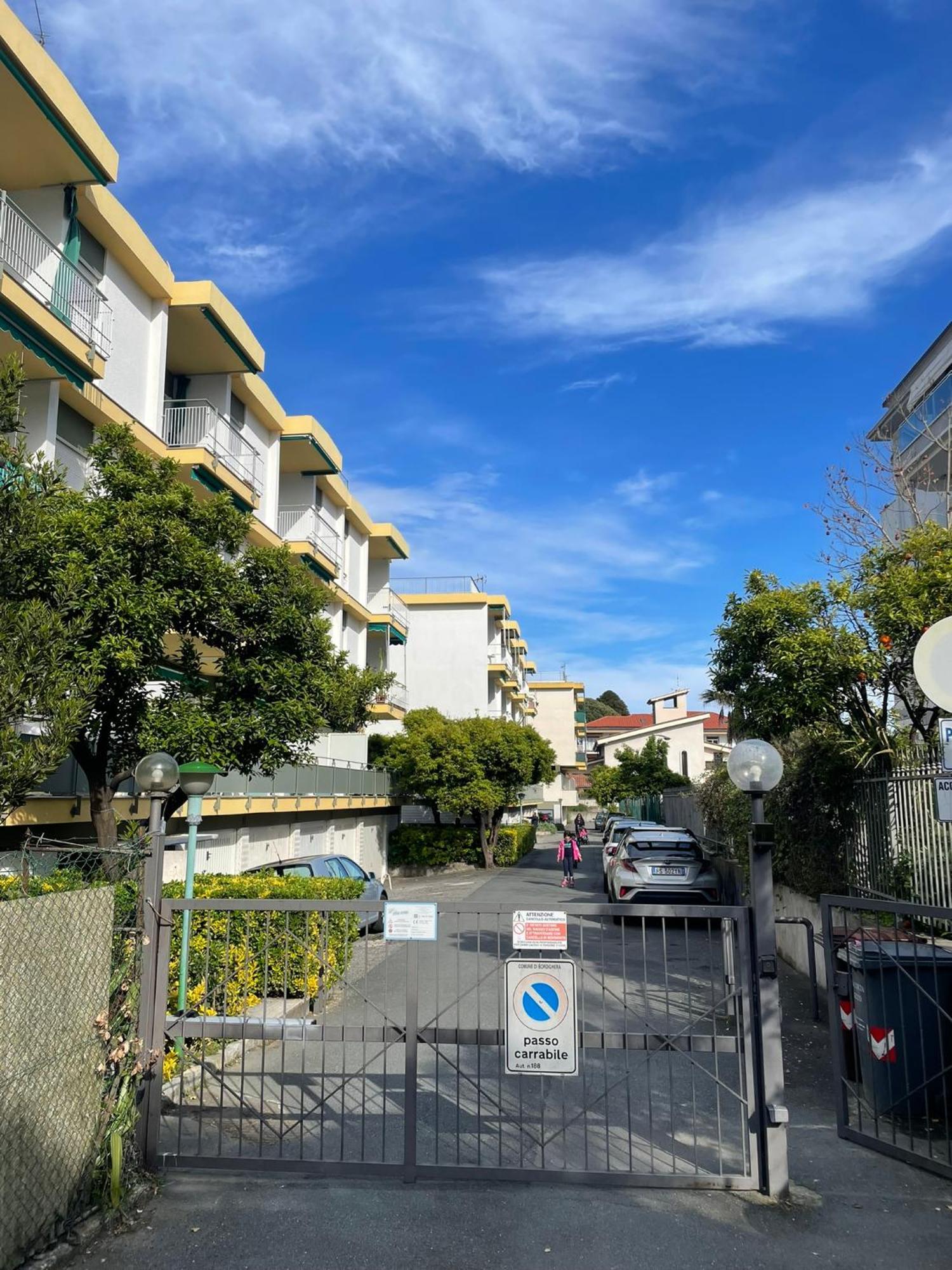 Franca'S House Apartment Бордихера Екстериор снимка